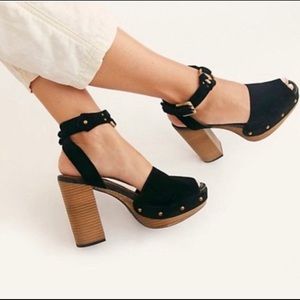 NWOT! Free People Justine platform heel, size 10.
